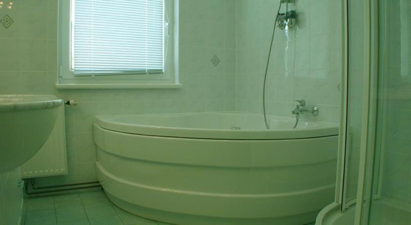 Bathroom, Bath