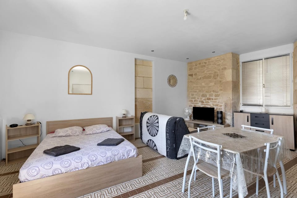 Property building, Living room, Bedroom