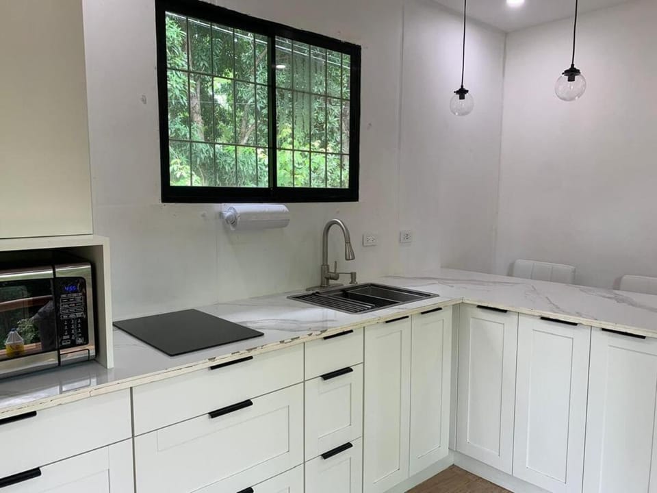 Casa Mono - Beach Walk Bungalows House in Guanacaste Province