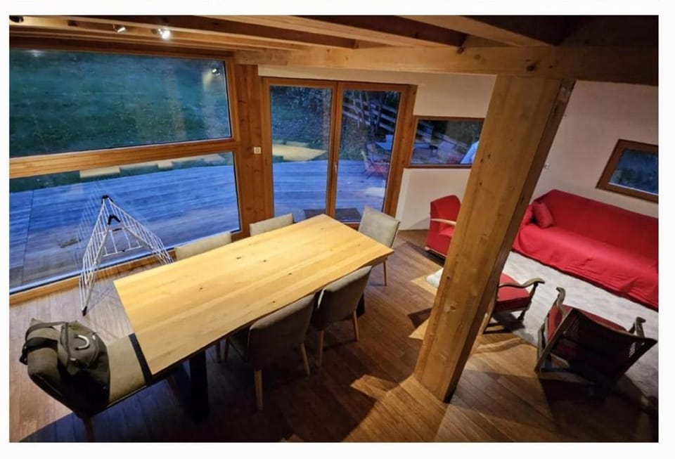 Appartement Chalet - intégralité du logement 6 pers max Apartment in Briançon