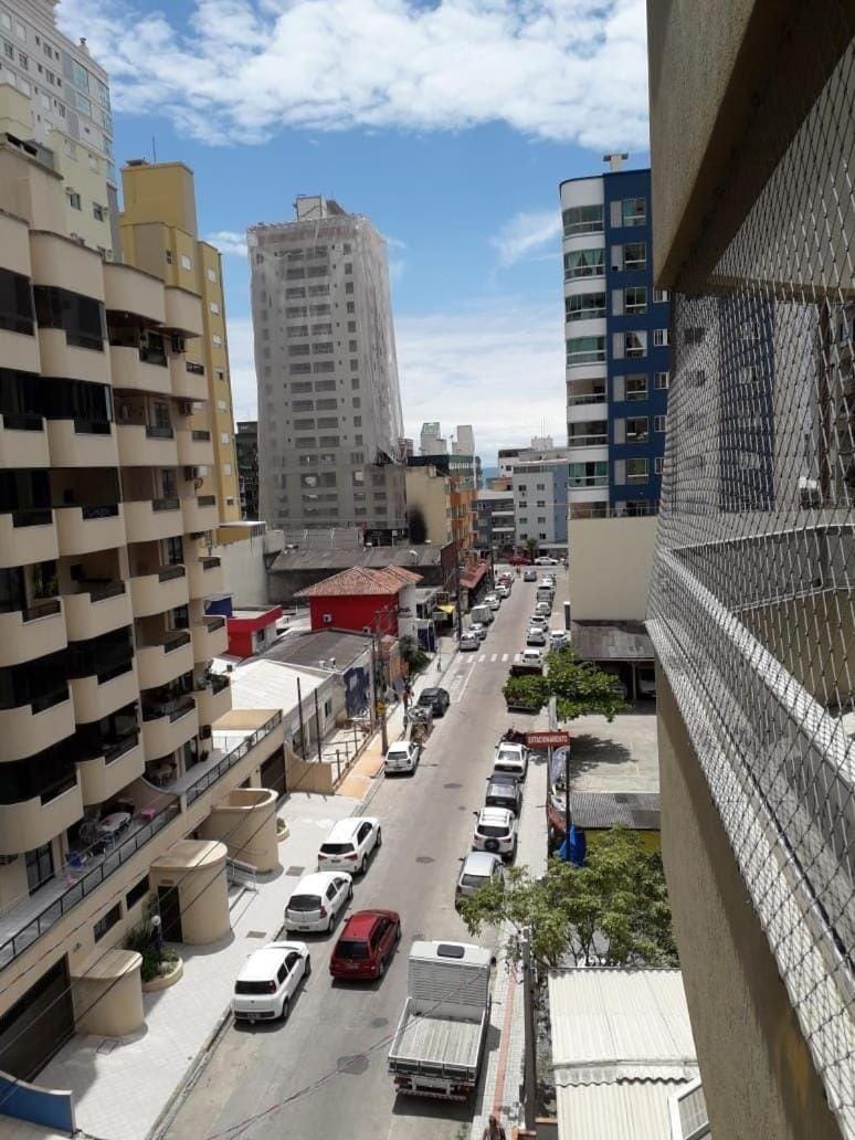 Apartamento amplo em Meia Praia sc Apartment in Porto Belo