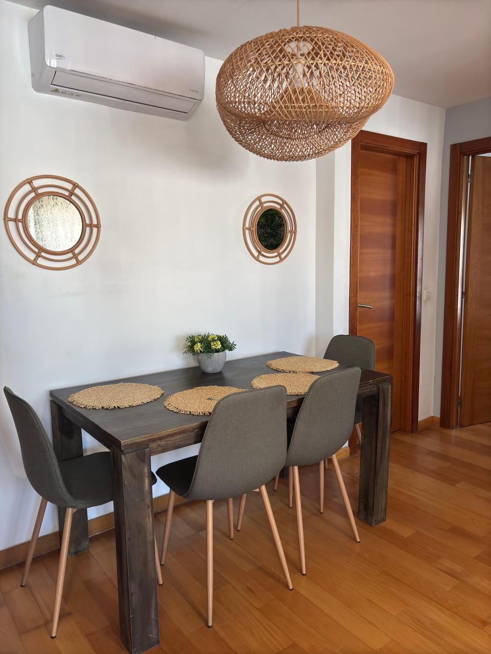 Lounge or bar, Dining area