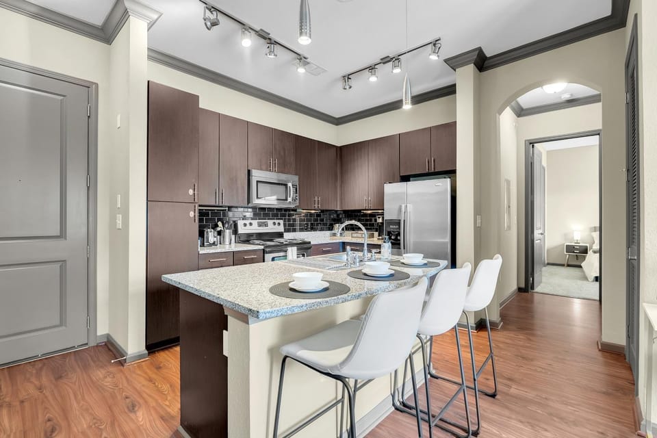 Chic 2BR- Pool,Gym,Pkng,Near BOK Ctr&Arts Dstrct Apartment in Tulsa