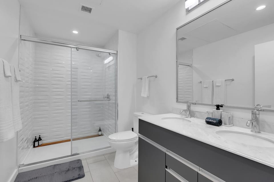 Charming 1BR NearBOKCntr-Gym,Lounge,Balcony,PetOK Apartment in Tulsa