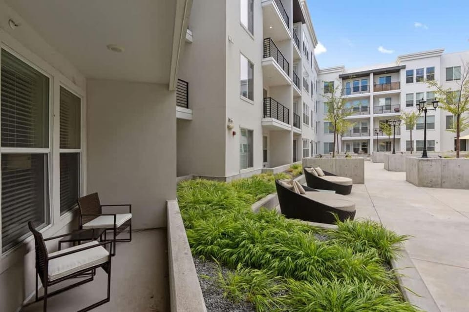 Comfy 1BR w Parking Near Temple Sq and Delta Ctr Apartment in Salt Lake City