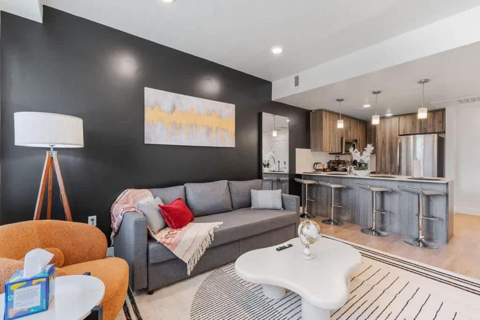 Modern 1BR w Parking, Near Temple Square & Delta Center Apartment in Salt Lake City