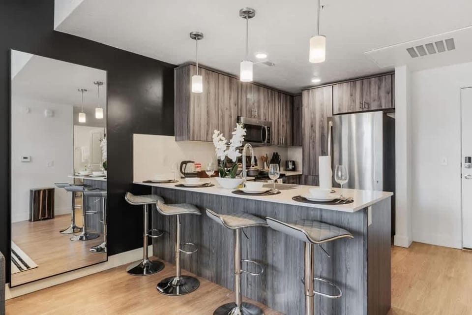 Modern 1BR w Parking, Near Temple Square & Delta Center Apartment in Salt Lake City