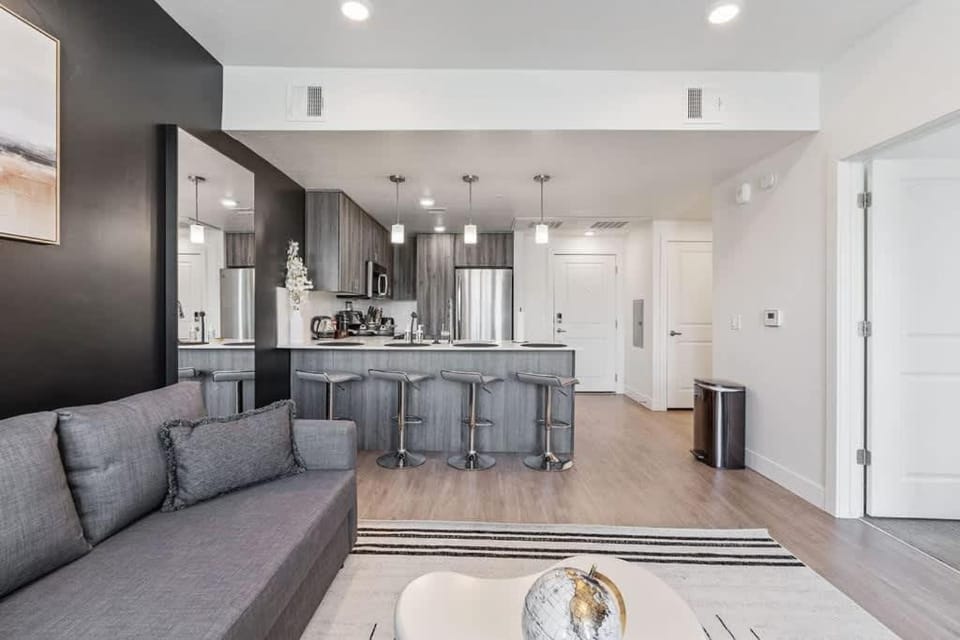 Stylish 1BR w Parking, Near Temple Square & Delta Center Apartment in Salt Lake City