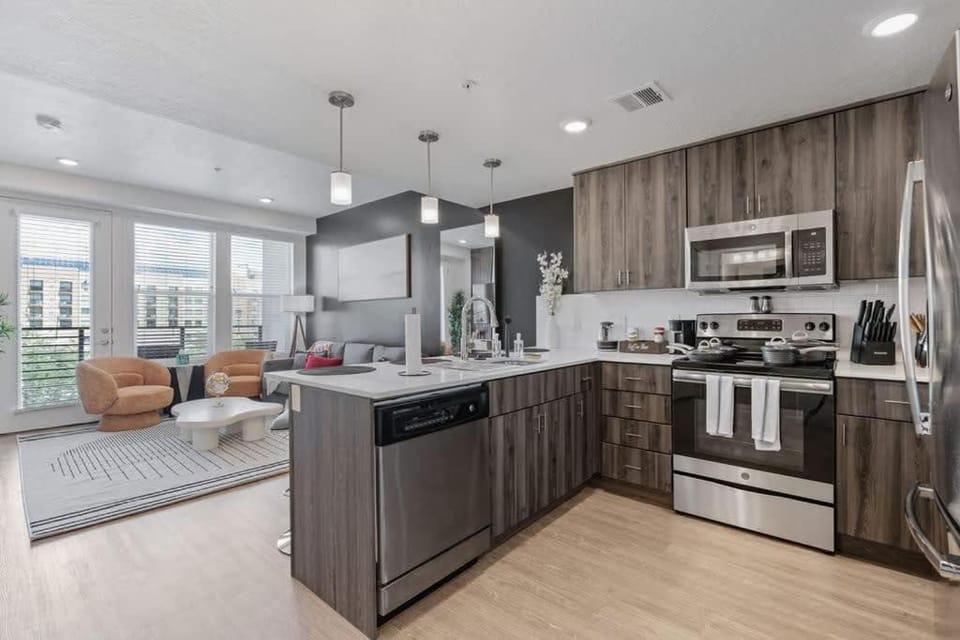 Stylish 1BR w Parking, Near Temple Square & Delta Center Apartment in Salt Lake City