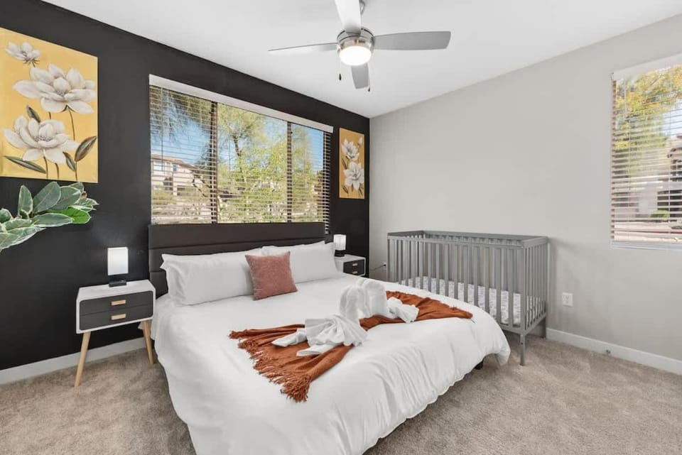Relaxing 2BR - Scottsdale, Pet-friendly, Sunrise Peak Apartment in Scottsdale