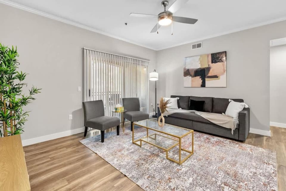 Relaxing 2BR - Scottsdale, Pet-friendly, Sunrise Peak Apartment in Scottsdale