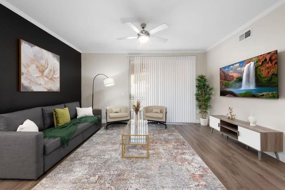 Chic 2BR - Scottsdale, Pet-friendly, Sunrise Peak Apartment in Scottsdale