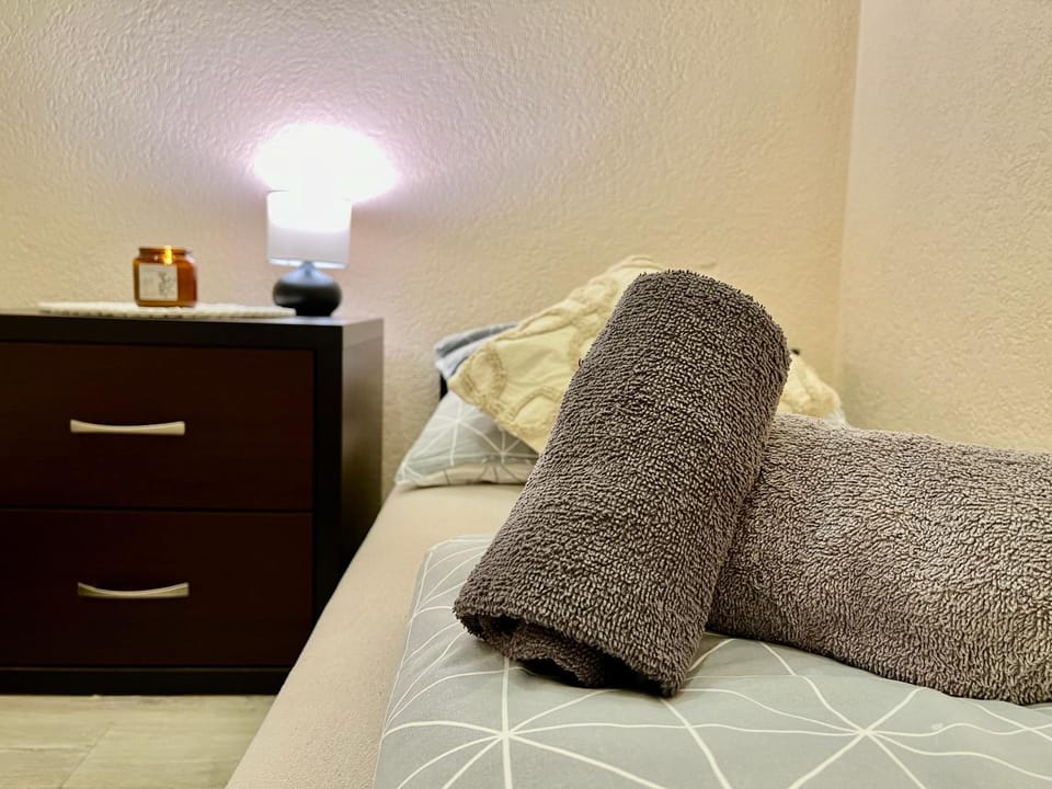 Bed, Photo of the whole room, Bedroom, towels