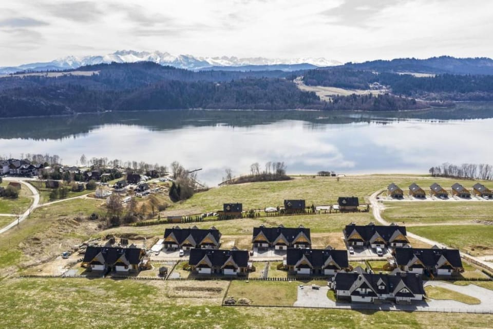 Nearby landmark, Spring, Day, Natural landscape, Bird's eye view, Lake view, Mountain view
