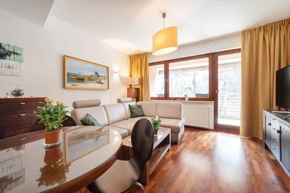 Communal lounge/ TV room, TV and multimedia, Kitchen or kitchenette, Living room, Dining area