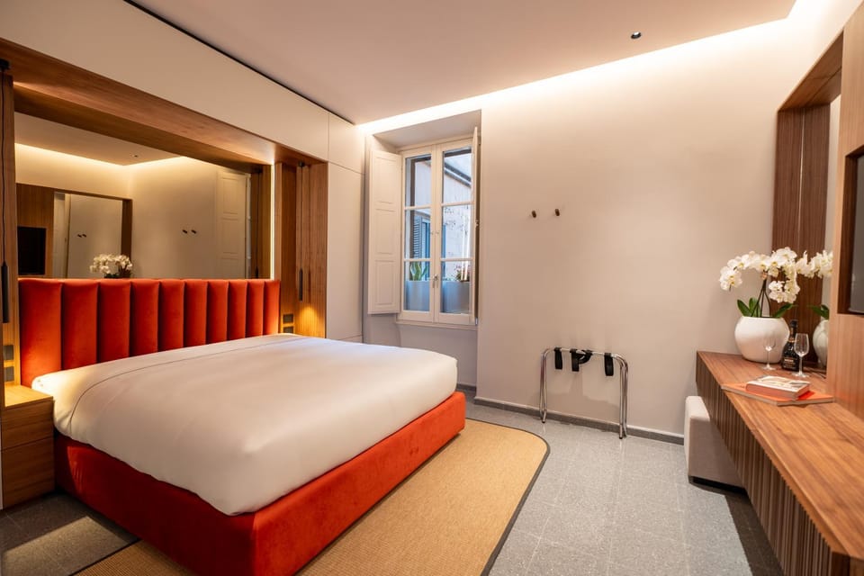 Bed, TV and multimedia, Photo of the whole room, Bedroom, wardrobe