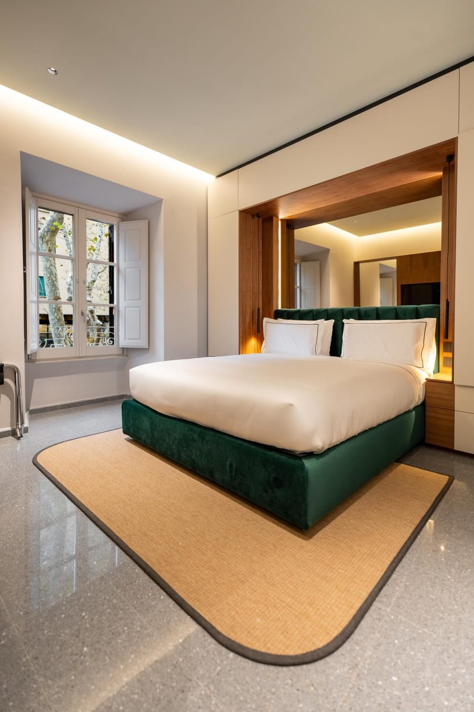 Bed, Photo of the whole room, Seating area, Bedroom