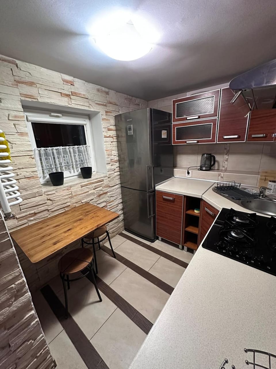 Kitchen or kitchenette, Dining area, oven, stove