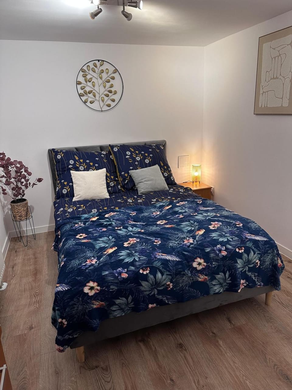 Bed, Bedroom