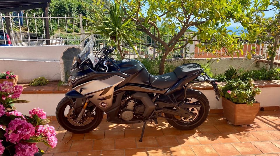 Cycling, Garden view