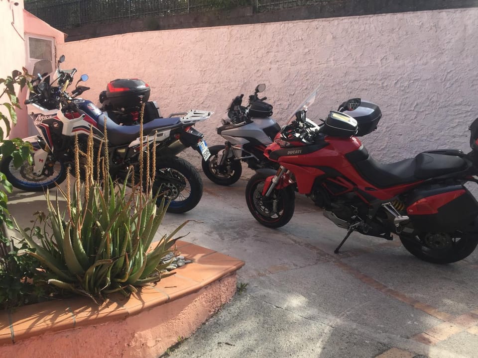 Area and facilities, Area and facilities