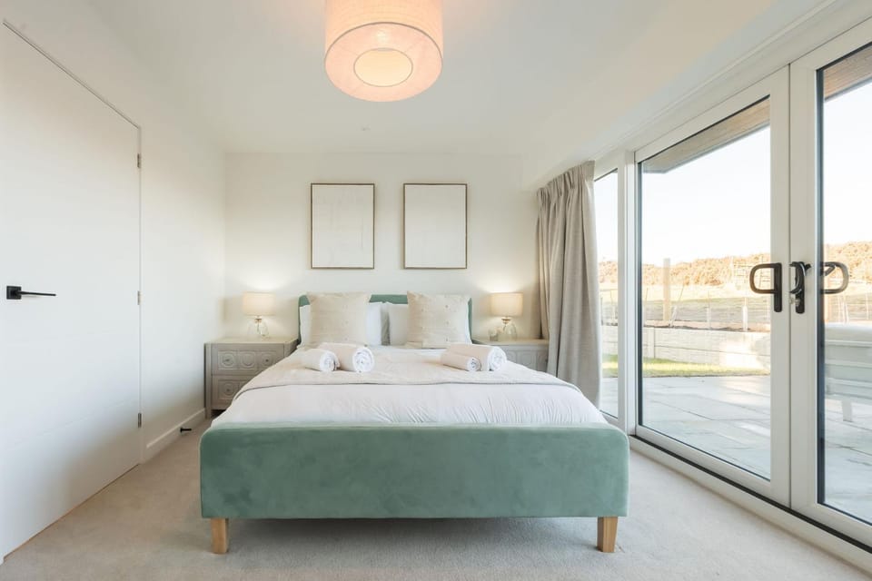 Tai Porth Llechog Townhouse by Birch Stays House in Wales