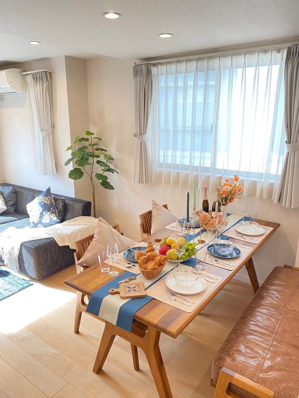 Living room, Dining area