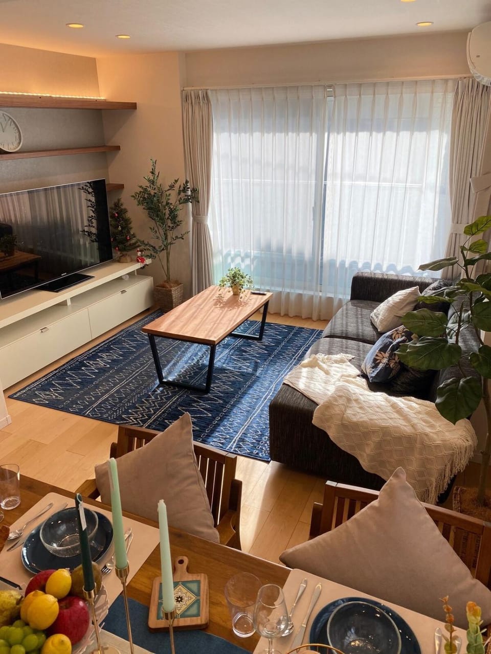 Living room, Dining area