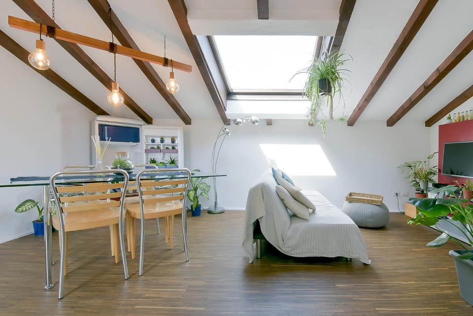 Communal lounge/ TV room, TV and multimedia, Living room, Seating area, Evening entertainment