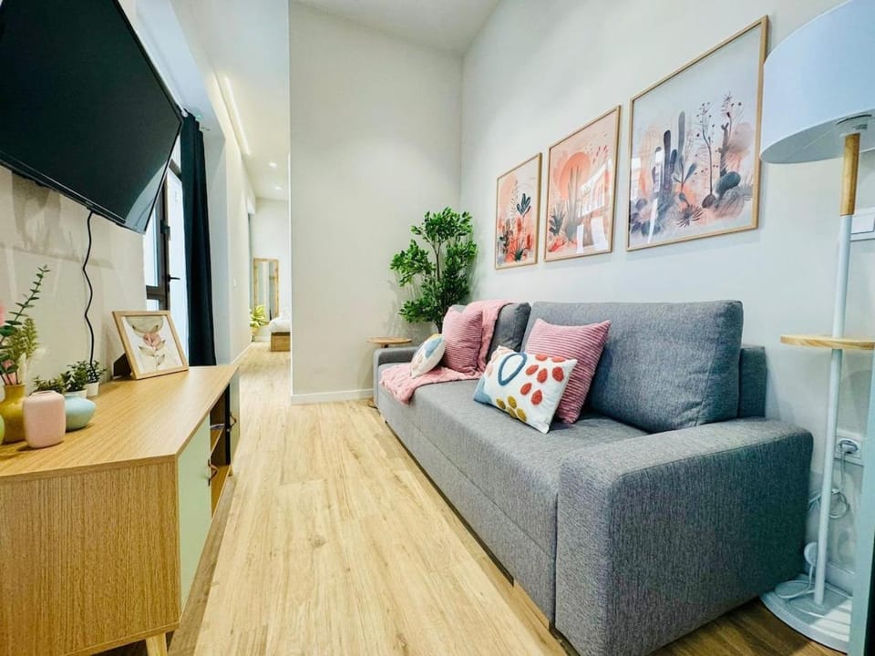 Bright & Stylish Flat Close To Center Apartment in Valencia