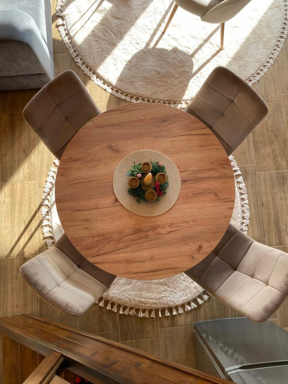 Seating area, Dining area