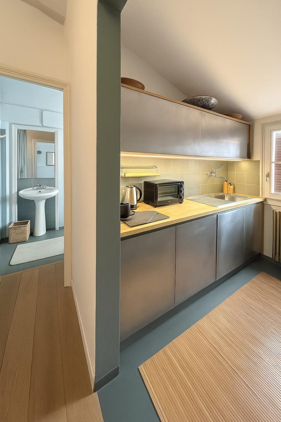 Kitchen or kitchenette