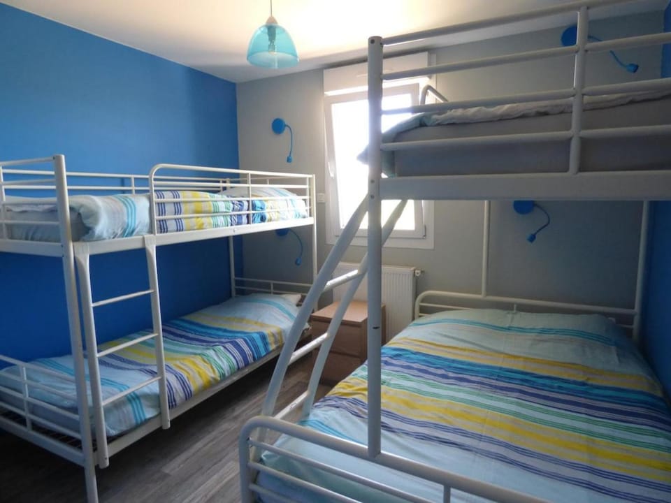 Photo of the whole room, bunk bed