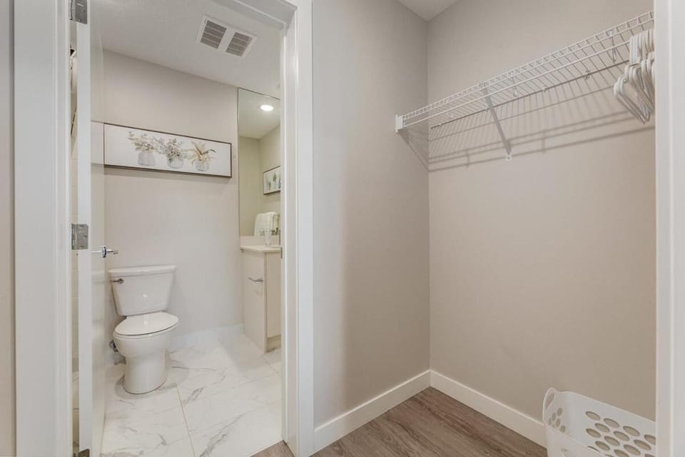 Free Underground Parking, Pet Friendly Apartment Apartment in Calgary