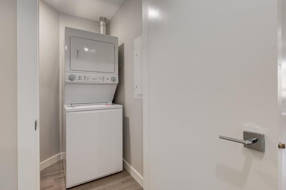 Free Underground Parking, Pet Friendly Apartment Apartment in Calgary