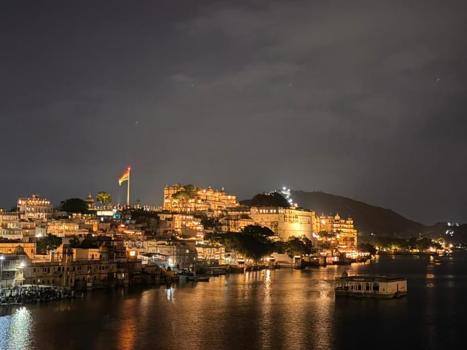 Raahgir-The Lake View Hotel in Udaipur
