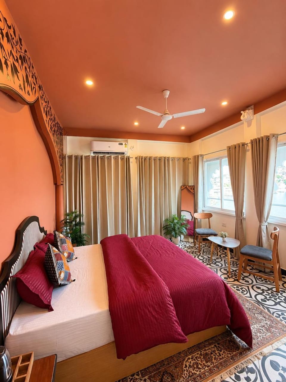 Bed, Living room, Photo of the whole room