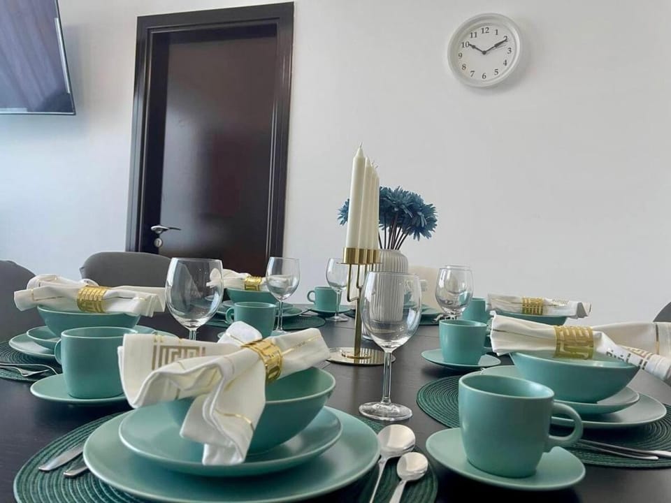 Amazing 2 Bedroom in Al Rabia Tower in Majan 6PPL Apartment in Dubai