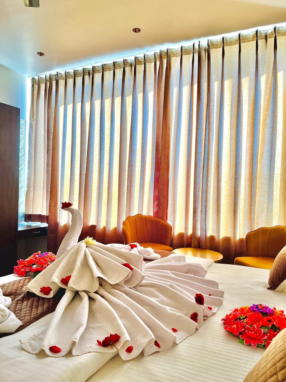 Bed, Photo of the whole room, Windsurfing