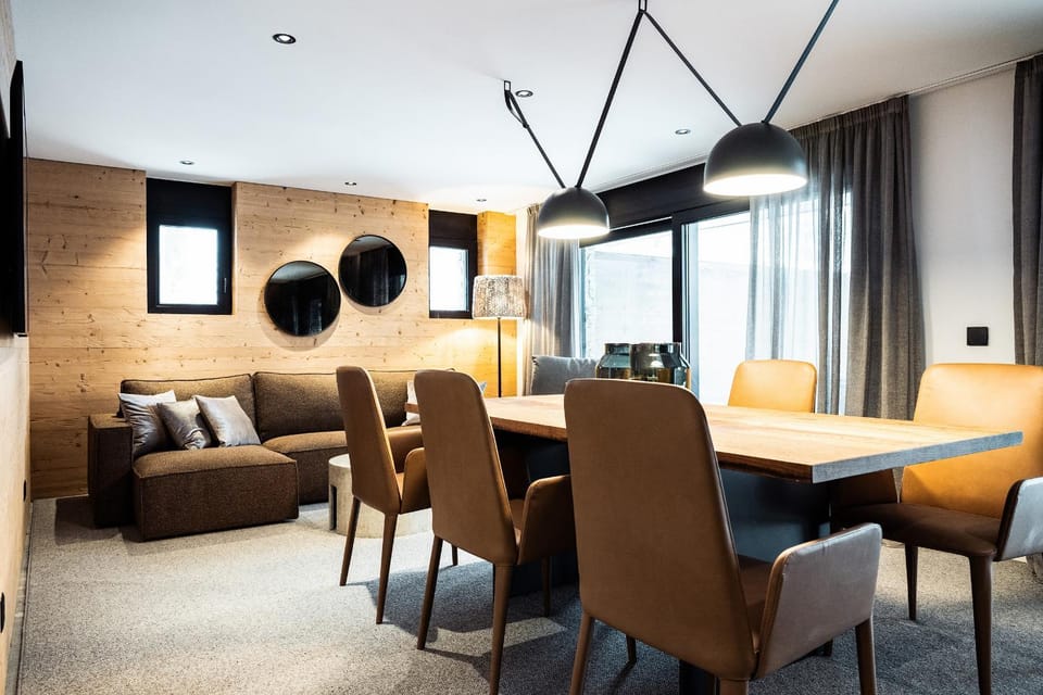 Living room, Dining area