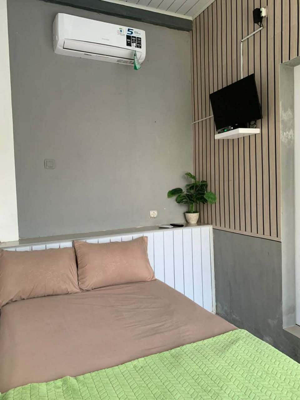 Sarasutha hotel and pool Vacation rental in Lingsar