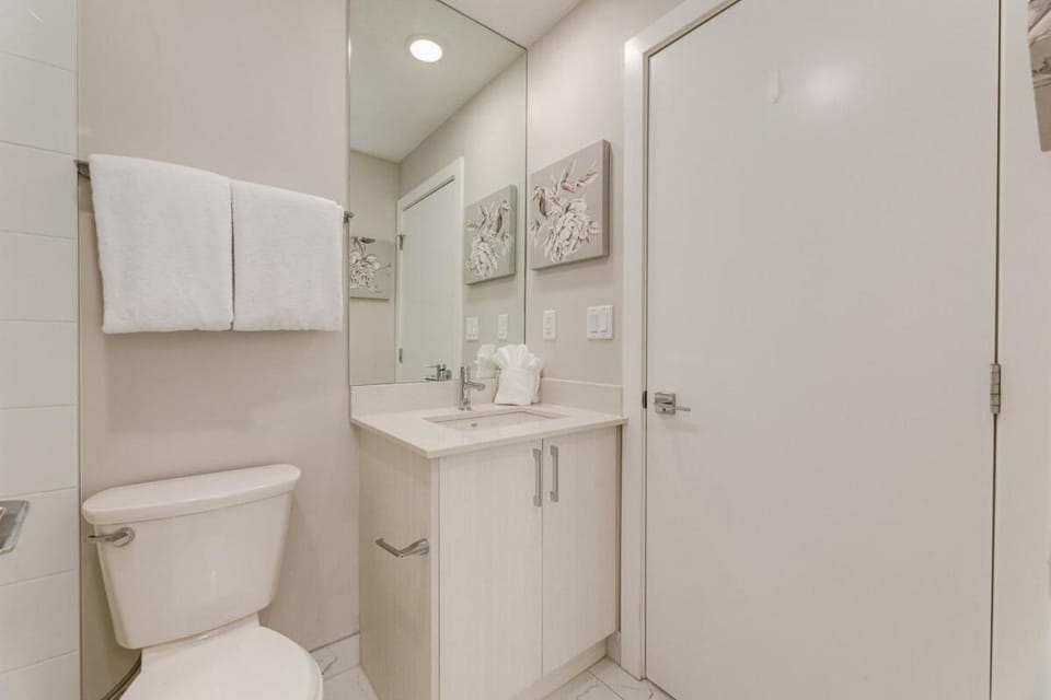 Free Heated Parking, Close to DT, Pet Friendly Apartment in Calgary