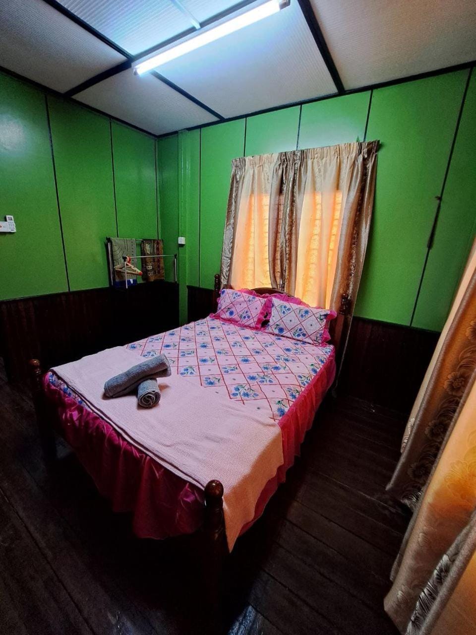 Photo of the whole room, Bedroom, towels, air conditioner