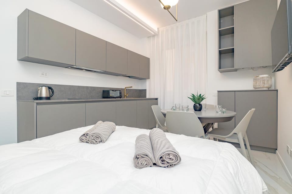 Bed, Kitchen or kitchenette