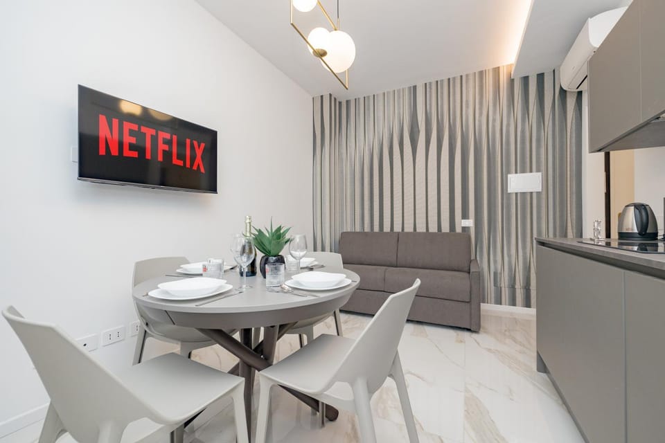 TV and multimedia, Kitchen or kitchenette, Living room, Dining area