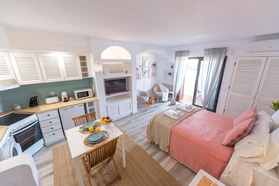 TV and multimedia, Kitchen or kitchenette, Bedroom