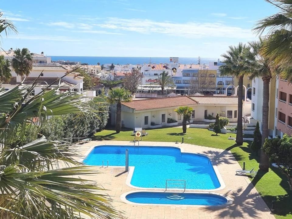 Property building, Sea view, Swimming pool