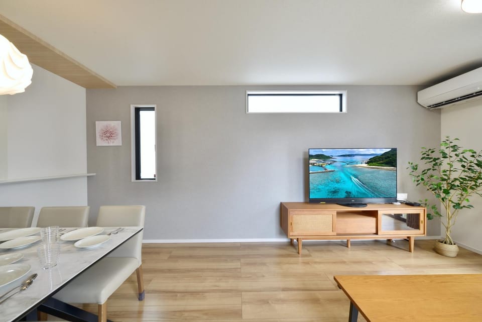 TV and multimedia, Living room, air conditioner