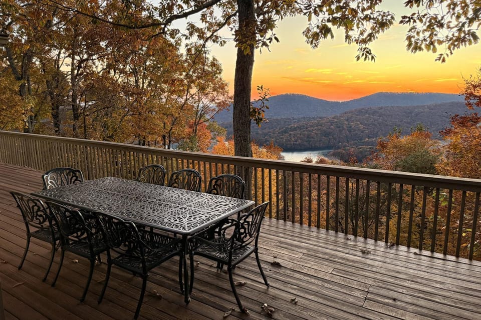 Starry Nights - Unforgettable Views Steamy Hot Tub Game Room More House in Georgia