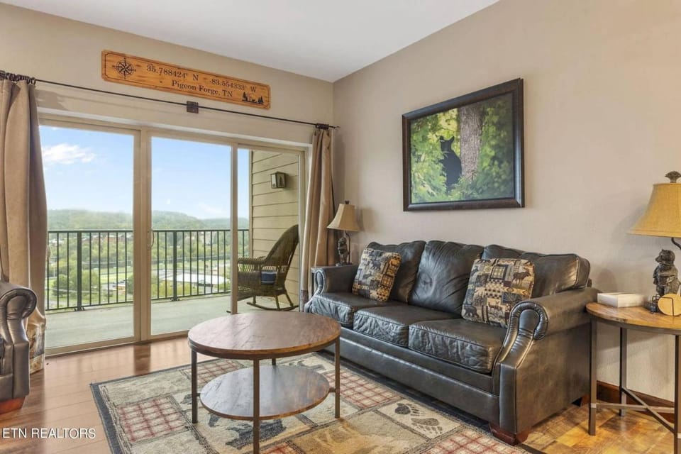 Big Bear #4002 House in Pigeon Forge